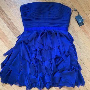 Beautiful brand new Adrianna Papell Size 6 Strapless Cocktail Dress